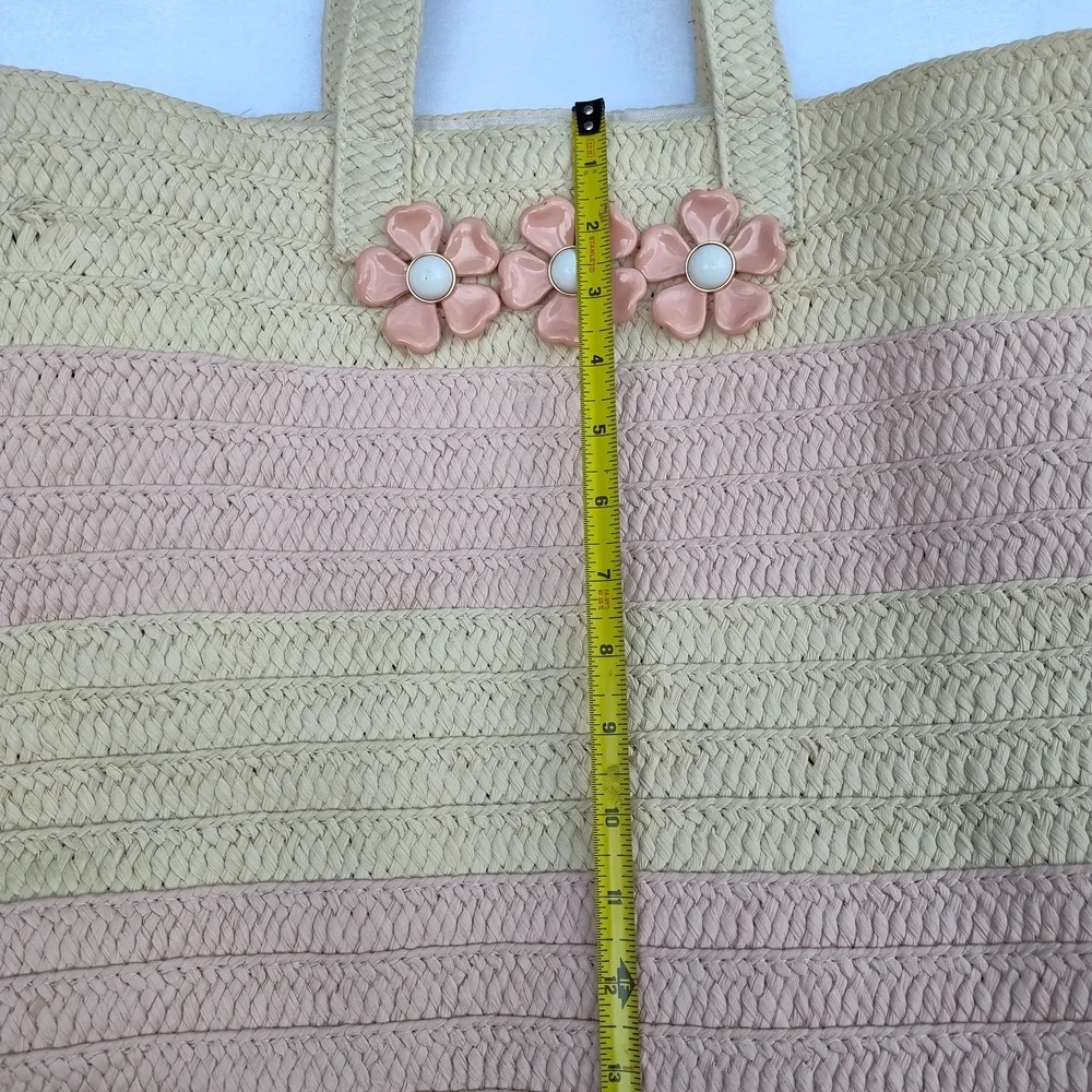 NWOT BTB Los Angeles Bahama Mama Raffia Tote W/Cute Flower Trio